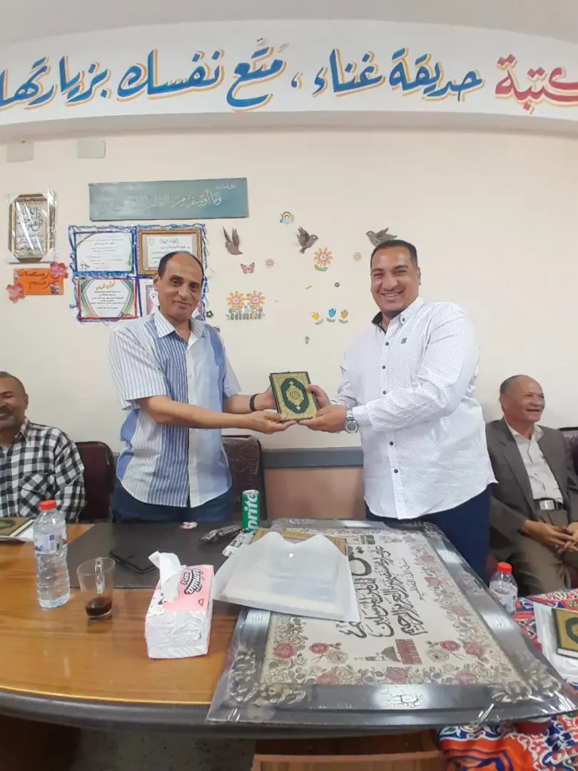 الأوسط قمولا الثانوية بنقادة تكرم المتفوقين وحفظة القرآن الكريم - 1000553828