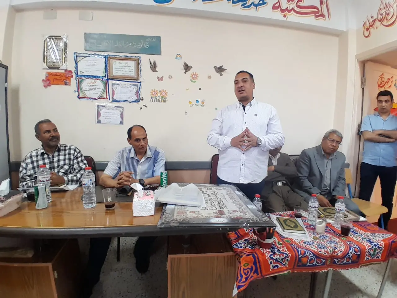 الأوسط قمولا الثانوية بنقادة تكرم المتفوقين وحفظة القرآن الكريم - 1000553835