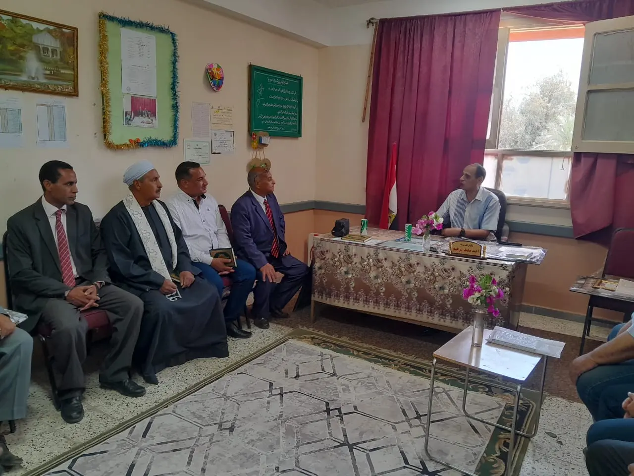 الأوسط قمولا الثانوية بنقادة تكرم المتفوقين وحفظة القرآن الكريم - 1000553868
