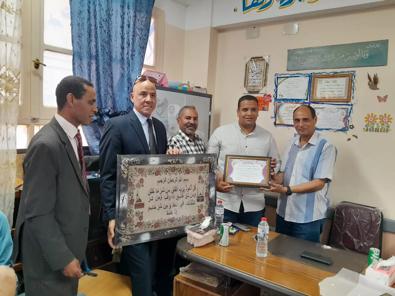 الأوسط قمولا الثانوية بنقادة تكرم المتفوقين وحفظة القرآن الكريم - 1000553949