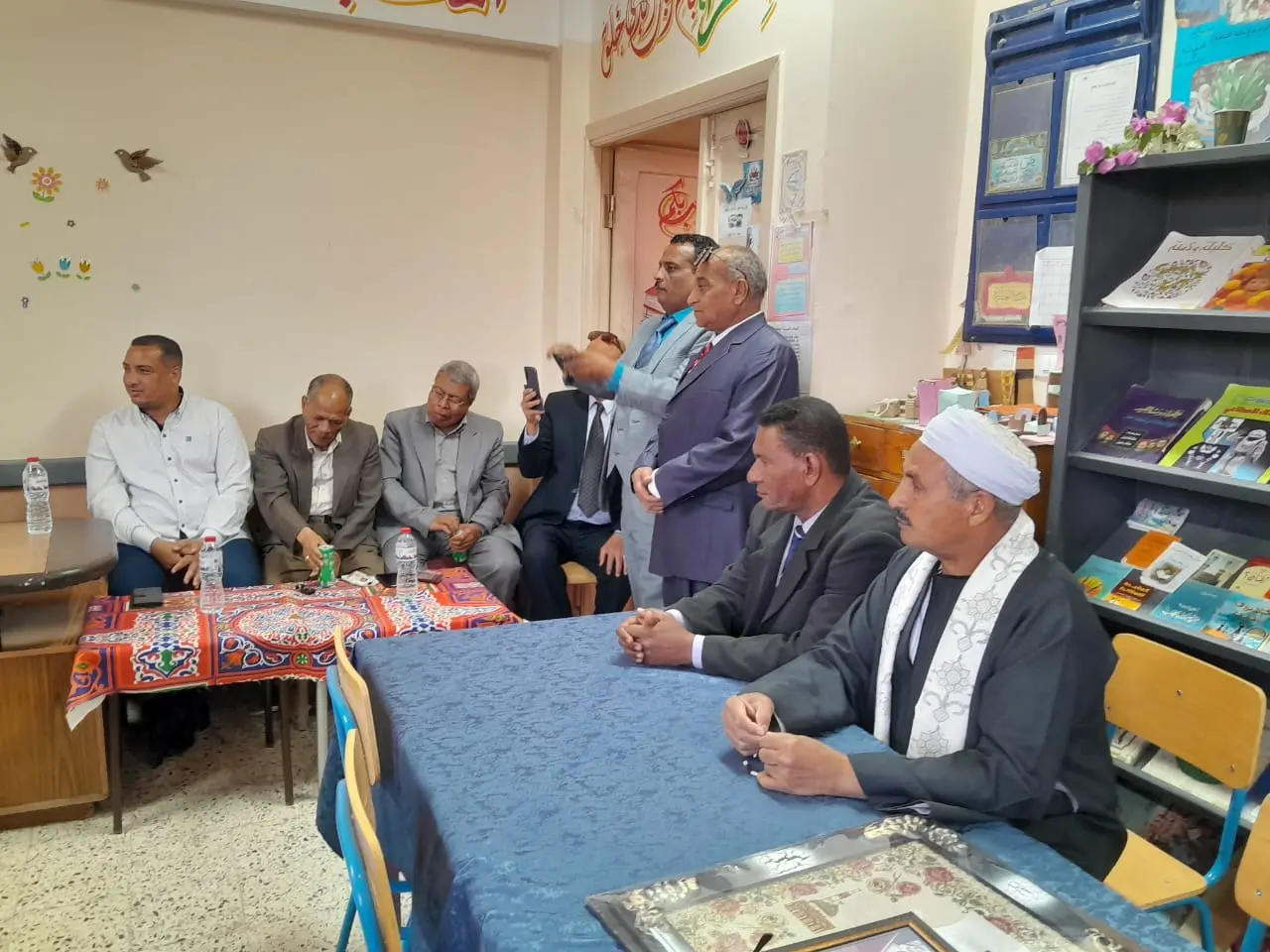 الأوسط قمولا الثانوية بنقادة تكرم المتفوقين وحفظة القرآن الكريم - 1000553958