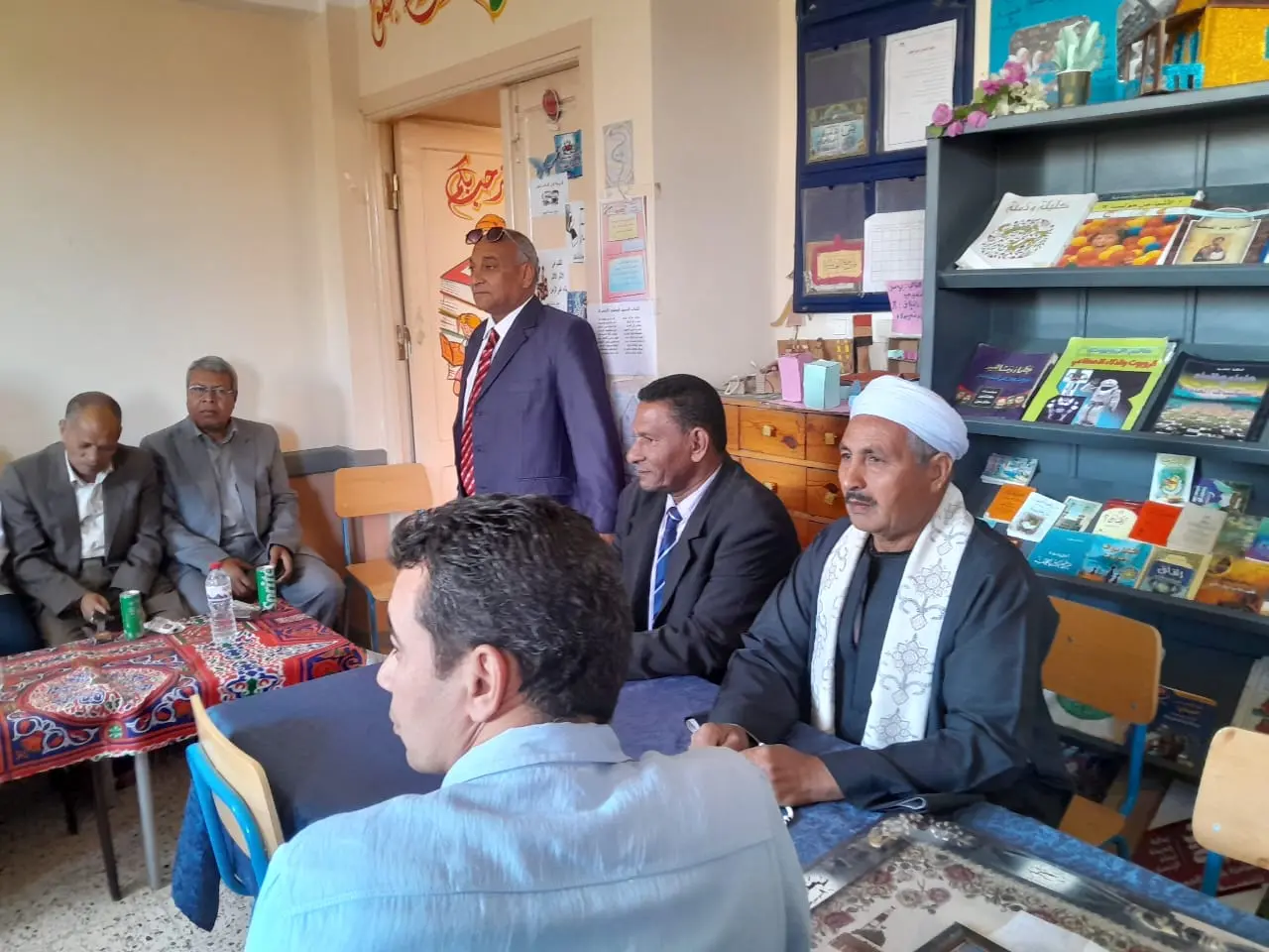 الأوسط قمولا الثانوية بنقادة تكرم المتفوقين وحفظة القرآن الكريم - 1000553967