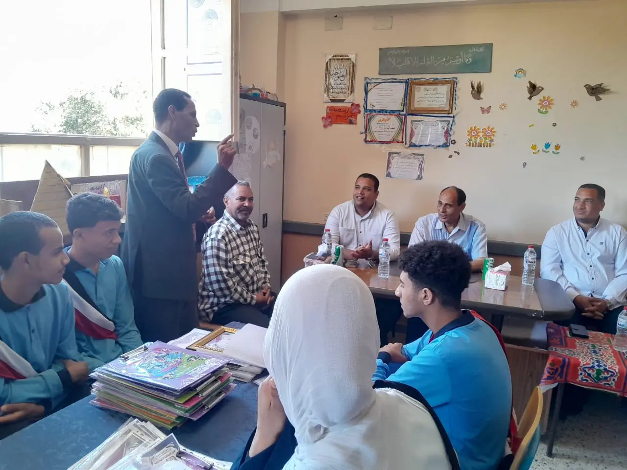 الأوسط قمولا الثانوية بنقادة تكرم المتفوقين وحفظة القرآن الكريم - 1000553970