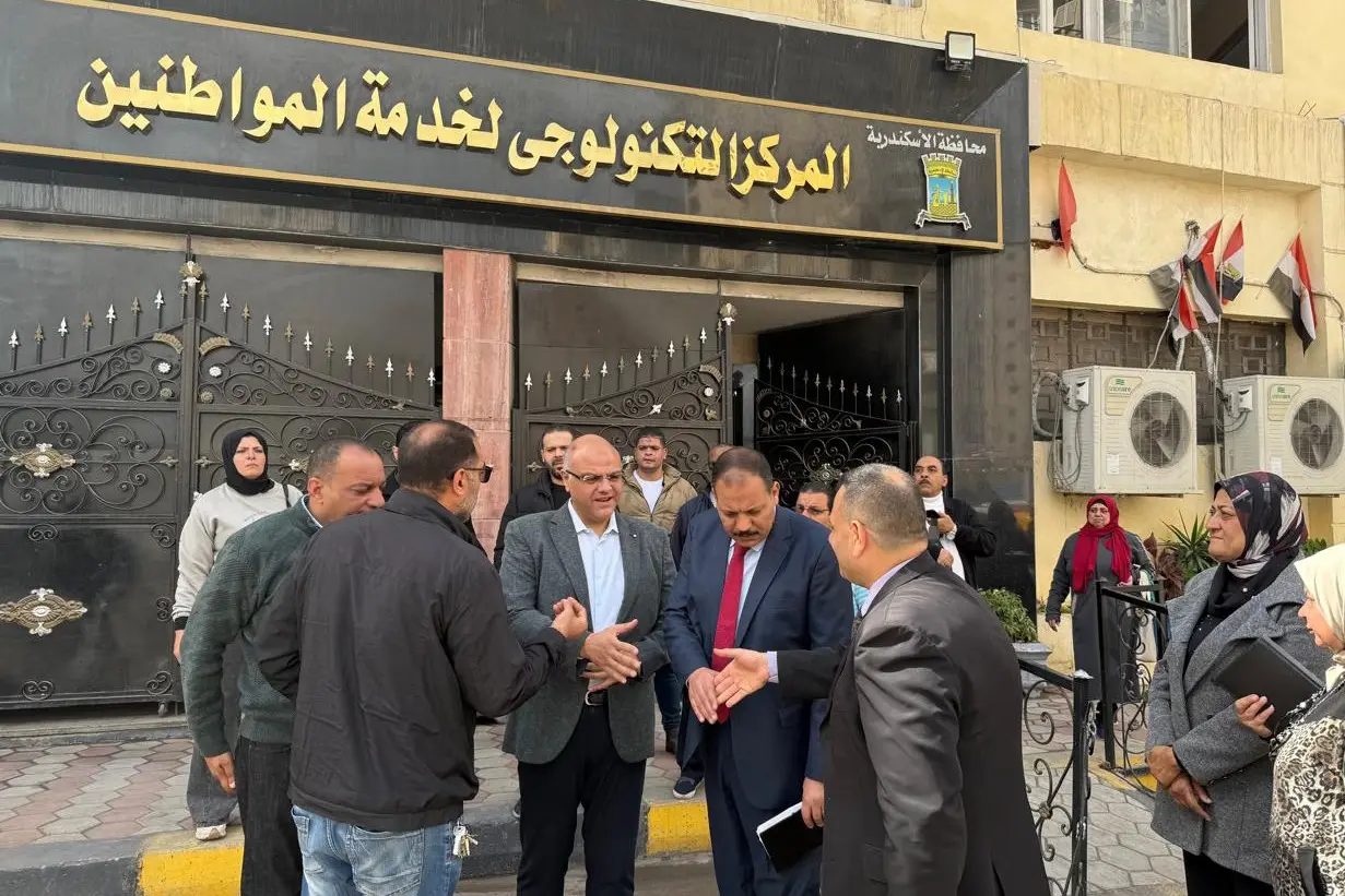 محافظ الإسكندرية يوجه بتخصيص رقم واتساب لتلقي شكاوى المواطنين الخاصة بالمرور والمواصلات