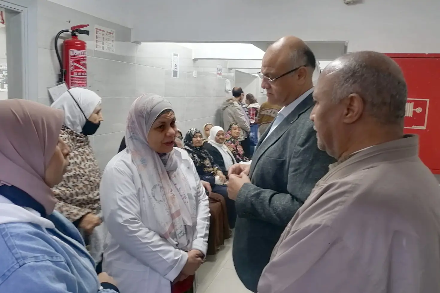 محافظ الإسكندرية يوجه بتخصيص رقم واتساب لتلقي شكاوى المواطنين الخاصة بالمرور والمواصلات - 1000554252