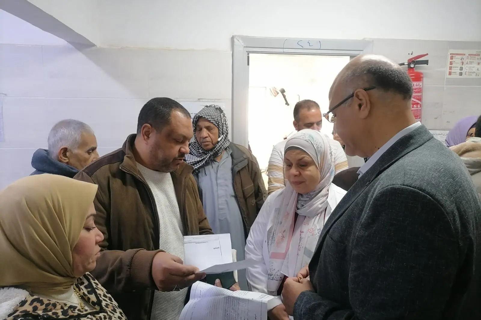 محافظ الإسكندرية يوجه بتخصيص رقم واتساب لتلقي شكاوى المواطنين الخاصة بالمرور والمواصلات - 1000554254