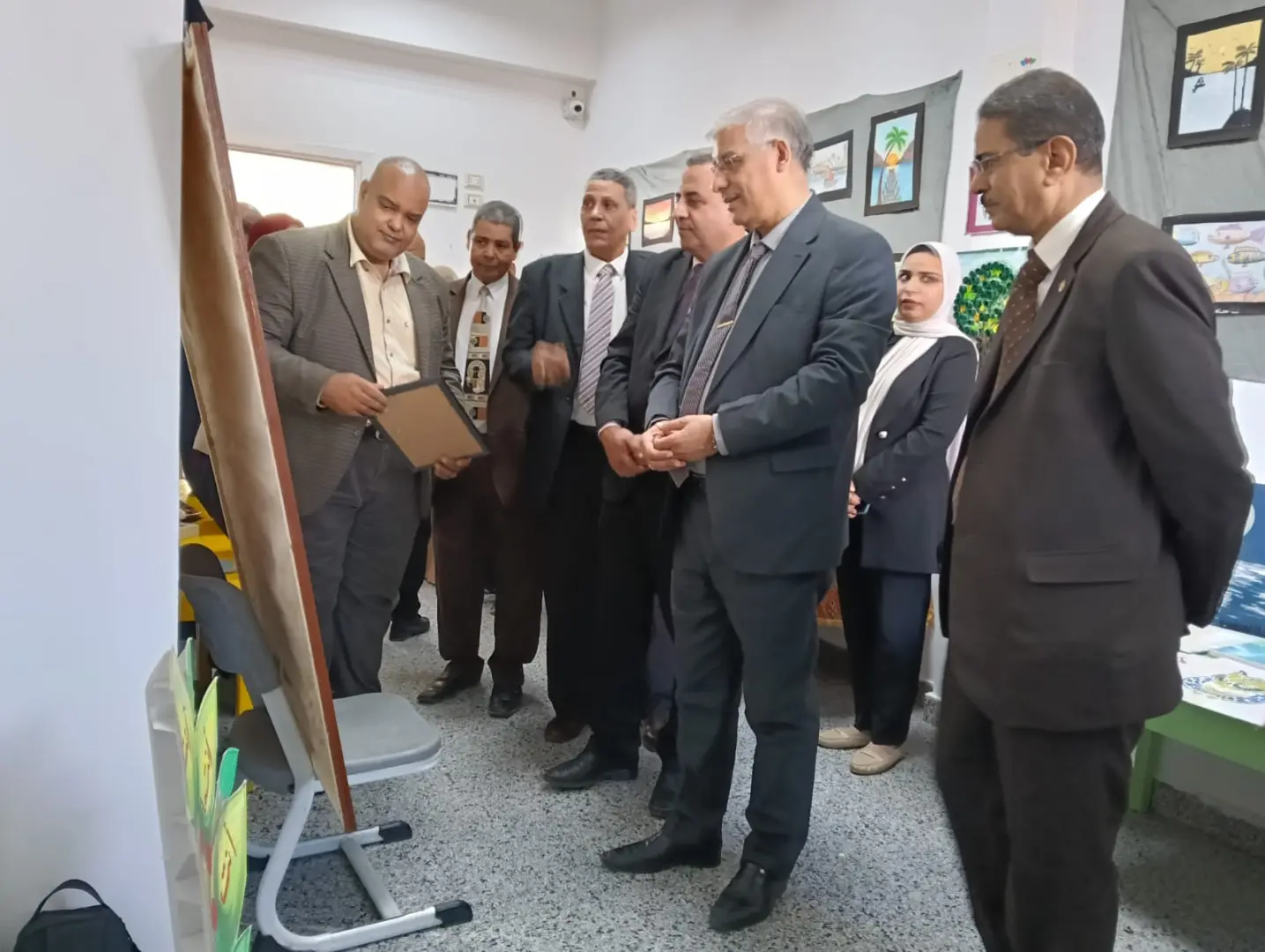وكيل تعليم قنا يشهد انطلاق المعرض الأول للأنشطة التربوية للمدارس الخاصة - 1000554650