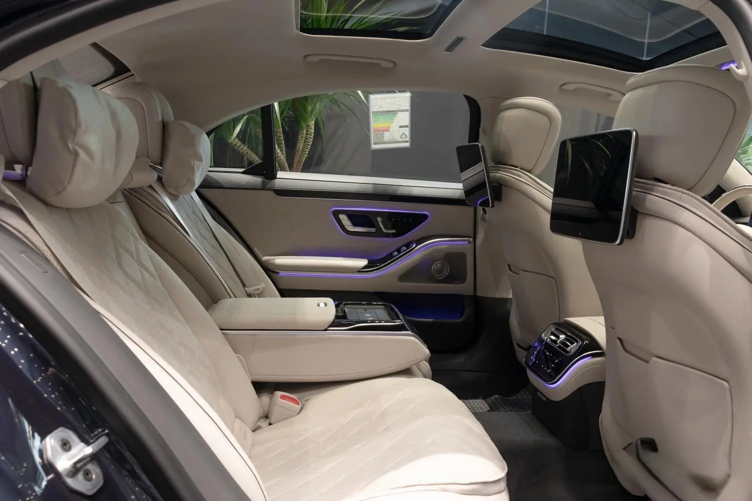 "مرسيدس S-Class" تجمع السيسي وبن سلمان.. إليك أسعار ومواصفات سيارة ولي العهد - 1000555024