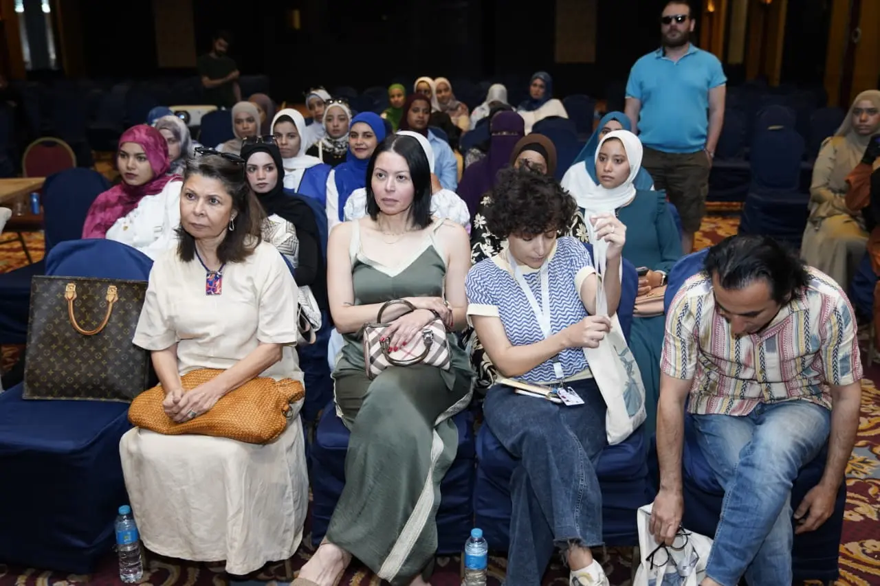 السفيرة القبرصية بمصر تستعرض رمزية السينما بمهرجان أسوان لأفلام المرأة - 1000557978
