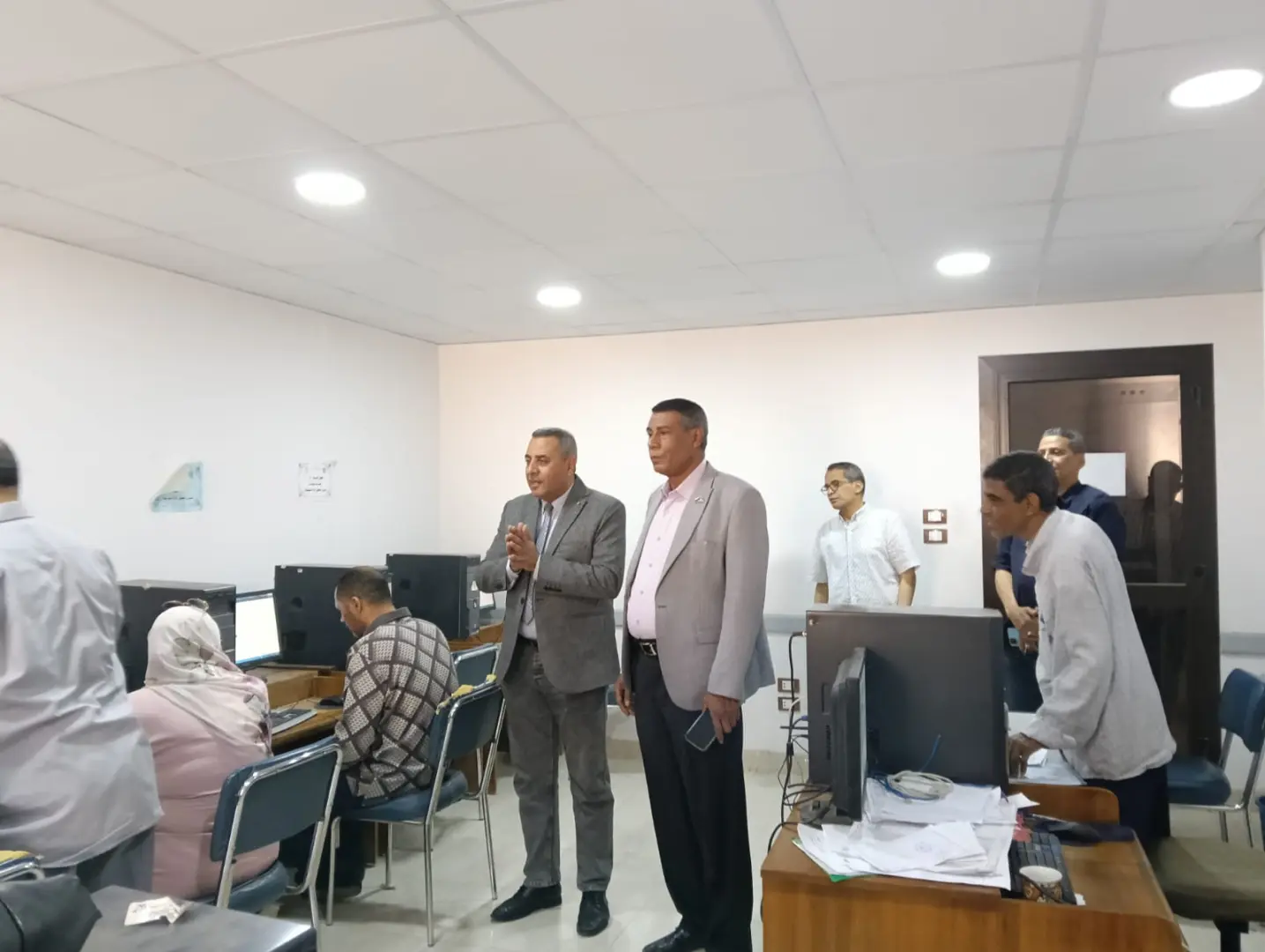 وكيل مديرية تعليم قنا يتفقد اختبارات التطبيقات التربوية وبرامج القيادات - 1000558289