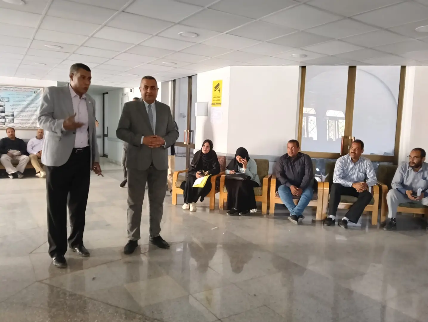 وكيل مديرية تعليم قنا يتفقد اختبارات التطبيقات التربوية وبرامج القيادات - 1000558295