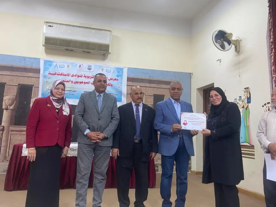 وكيل تعليم قنا يفتتح المعرض الختامي للأنشطة التربوية للنوادي الاستكشافية - 1000558358