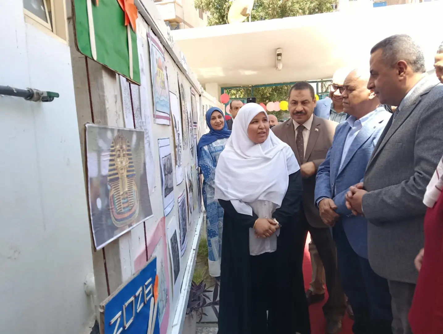 وكيل تعليم قنا يفتتح المعرض الختامي للأنشطة التربوية للنوادي الاستكشافية - 1000558360