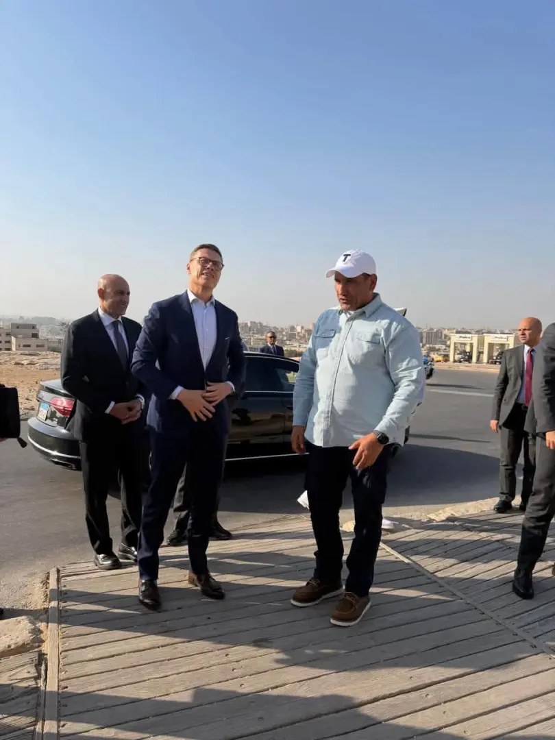 رئيس فنلندا يزور المتحف المصري الكبير وأهرامات الجيزة ويشيد بعظمة الحضارة المصرية - 1000558794