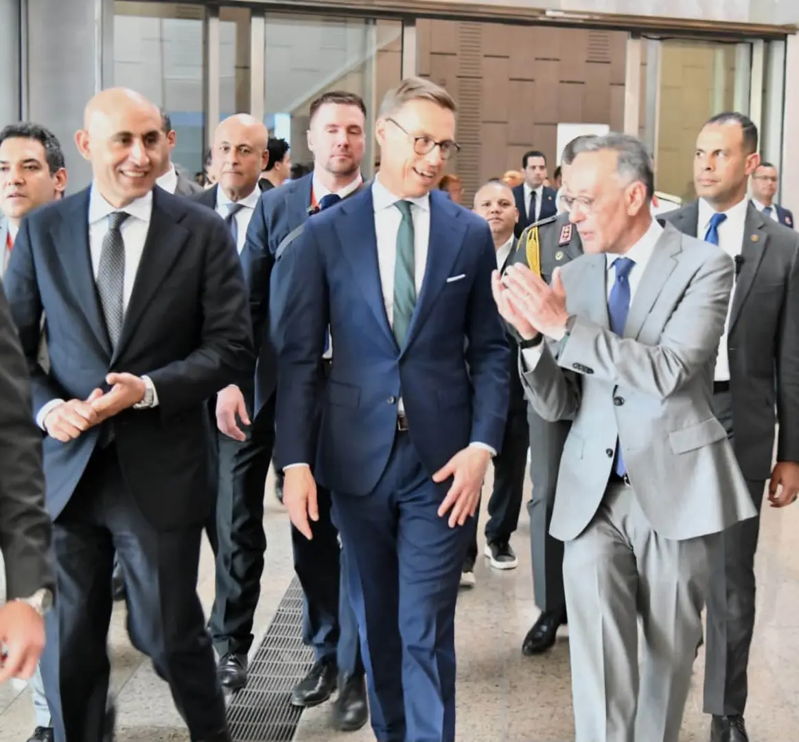 رئيس فنلندا يزور المتحف المصري الكبير وأهرامات الجيزة ويشيد بعظمة الحضارة المصرية - 1000558795