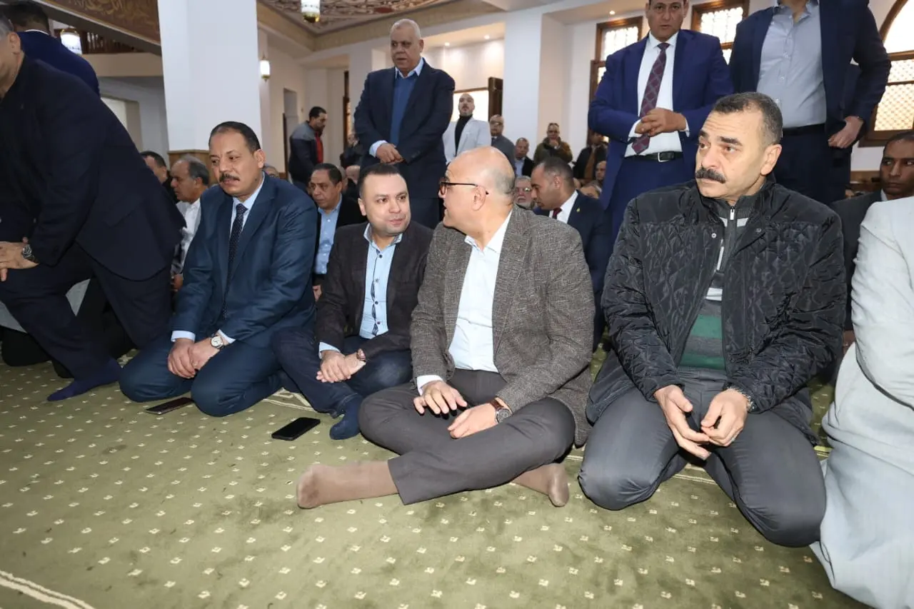 محافظ الإسكندرية يفتتح مسجد زينب نوار بعد تطوير شامل بتكلفة تجاوزت 3.5 مليون جنيه - 1000559275