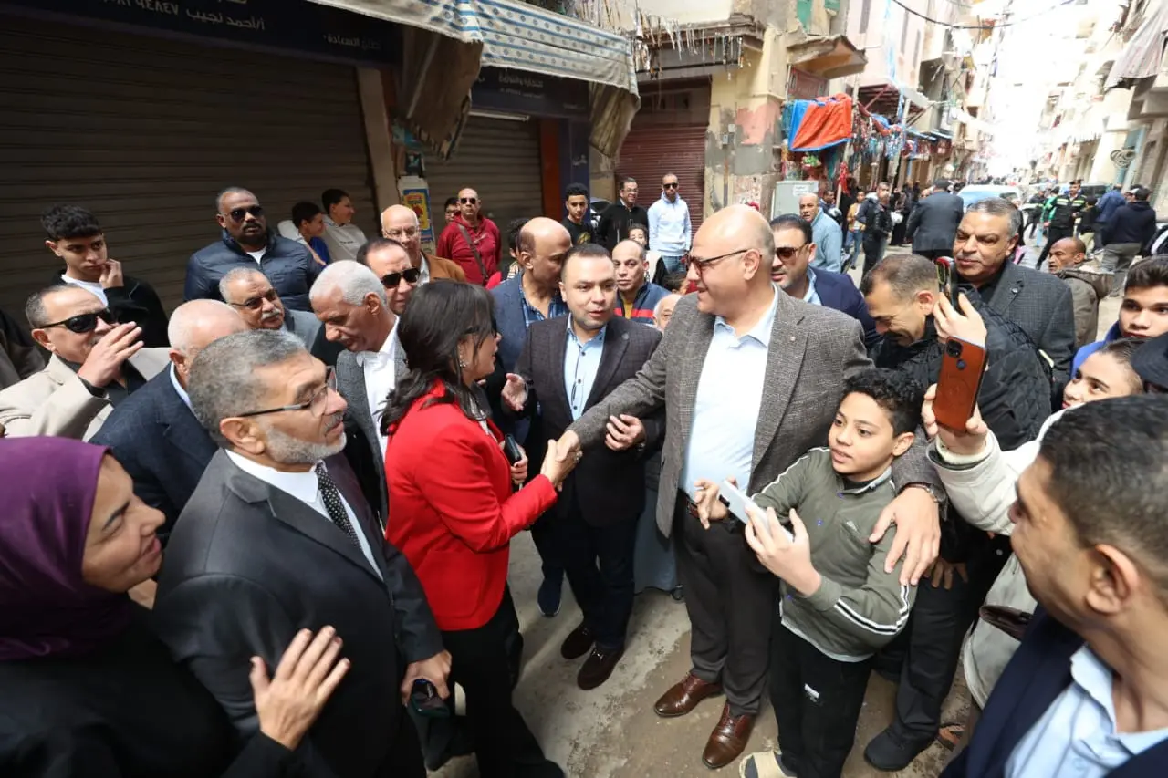 محافظ الإسكندرية يفتتح مسجد زينب نوار بعد تطوير شامل بتكلفة تجاوزت 3.5 مليون جنيه - 1000559277