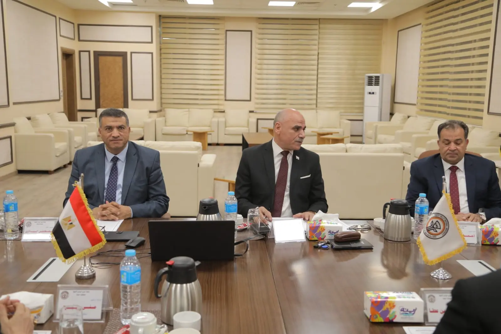 محافظ قنا يشارك في اجتماع مجلس أمناء جامعة جنوب الوادي الأهلية - 1000559365