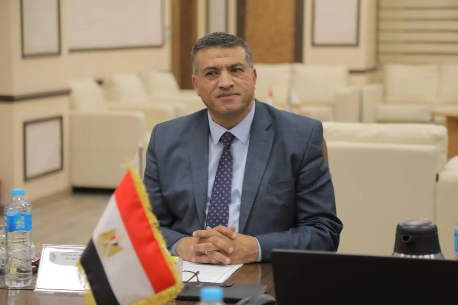 محافظ قنا يشارك في اجتماع مجلس أمناء جامعة جنوب الوادي الأهلية - 1000559377