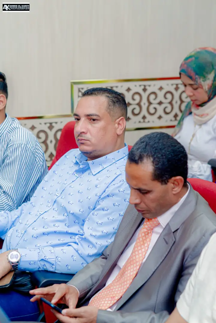جامعة قنا تناقش رسالة حول توظيف رسوم الأطفال لتنمية مهارات الكولاج - 1000560515
