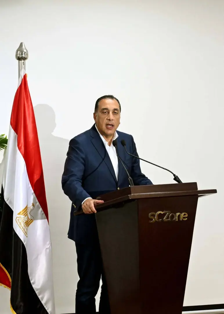 رئيس الوزراء: 204 مصانع تعمل بالمنطقة الاقتصادية لقناة الاقتصادية و173 تحت الإنشاء - 1000560977