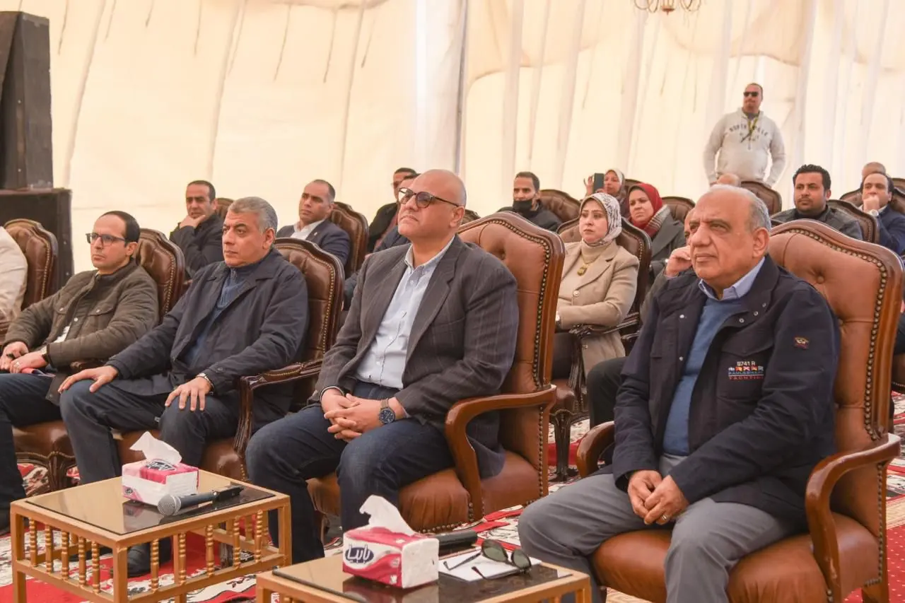 وزير الكهرباء ومحافظ الإسكندرية يتفقدان محطة محولات برج العرب الترفيهية جهد 22/66/220/500 - 1000561503