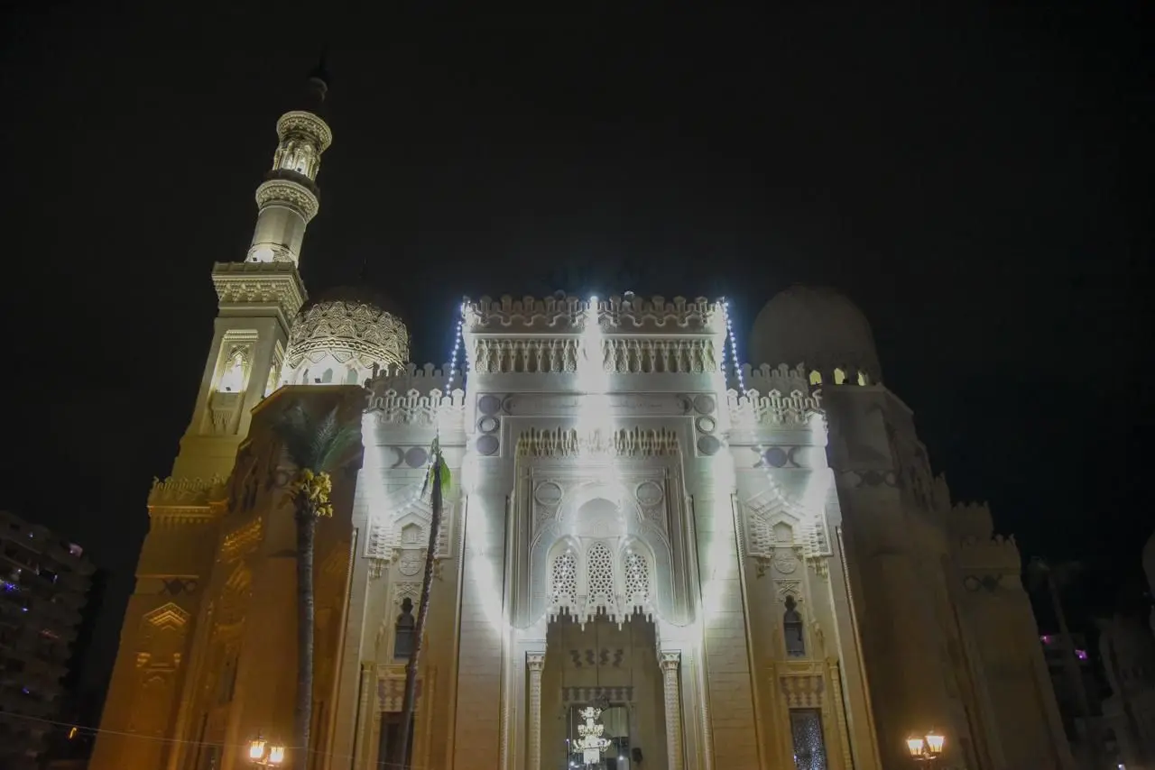 السكرتير العام لمحافظة الإسكندرية يشارك في احتفالية وزارة الأوقاف بذكرى العاشر من رمضان - 1000561727
