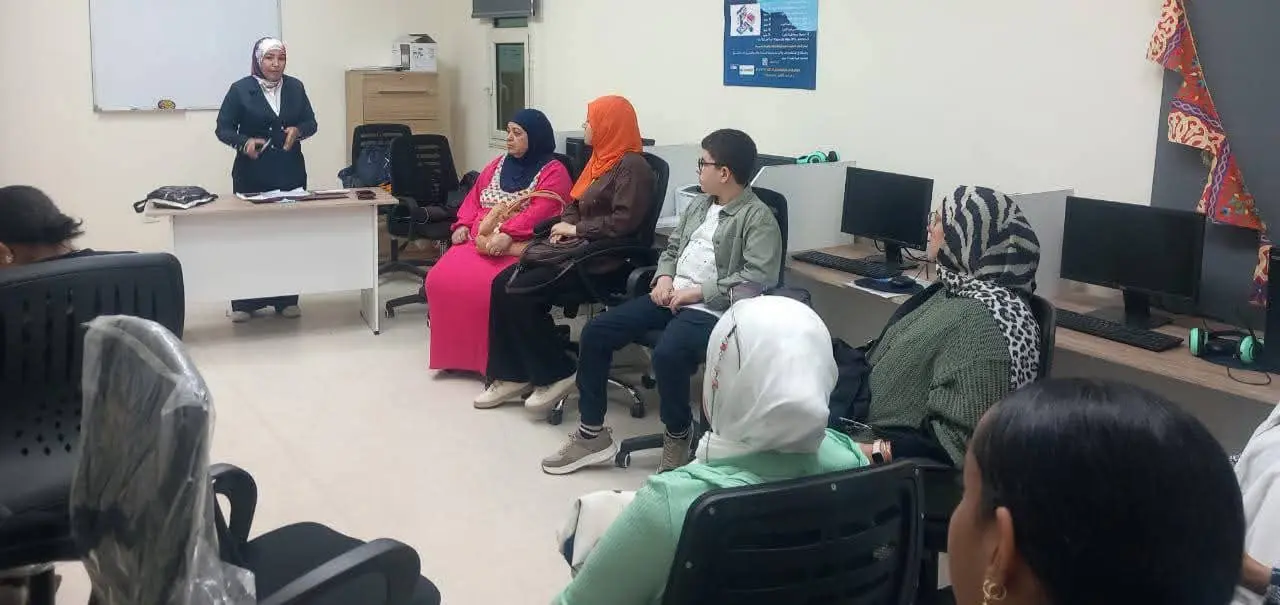 مناقشة ديوان "بوح" في أمسية أدبية بقصر ثقافة الغردقة - 1000563198