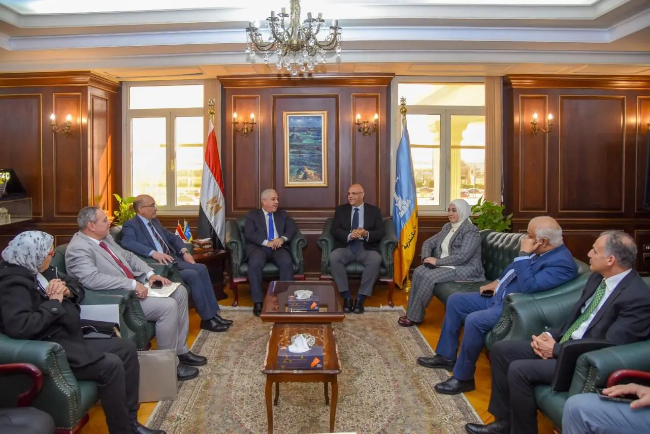 محافظ الإسكندرية يلتقي رئيس الهيئة الوطنية للصحافة ورؤساء مجالس إدارات صحف الأهرام والأخبار والجمهورية لتعزيز الشراكة