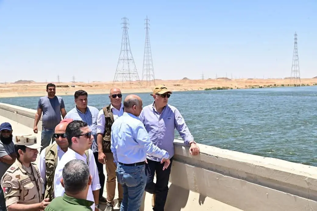 وزير الري يتابع مشروع تطوير خور وقناة مفيض توشكى ضمن خطة تأمين السد العالي