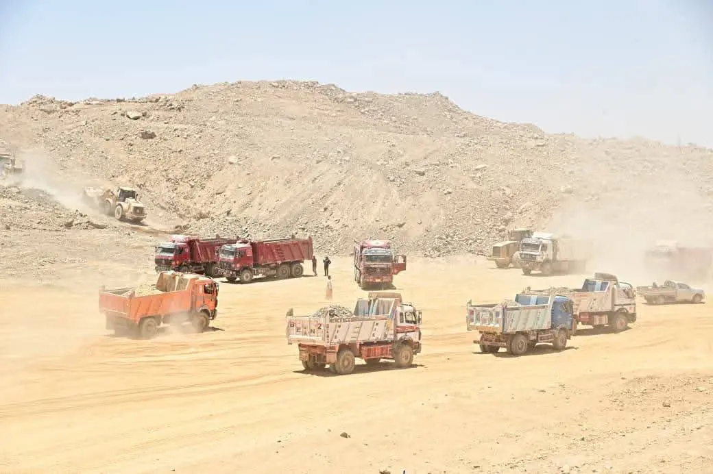 وزير الري يتابع مشروع تطوير خور وقناة مفيض توشكى ضمن خطة تأمين السد العالي - 1000565218