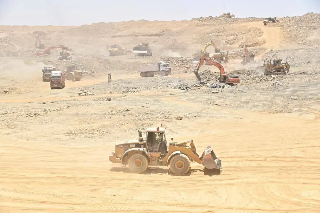 وزير الري يتابع مشروع تطوير خور وقناة مفيض توشكى ضمن خطة تأمين السد العالي - 1000565219