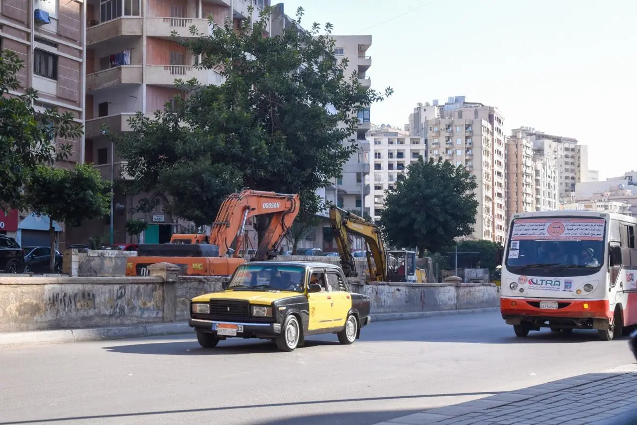 وزير النقل ومحافظ الإسكندرية يتابعان الانطلاقة التنفيذية لمشروع تطوير "ترام الرمل" - 1000565819