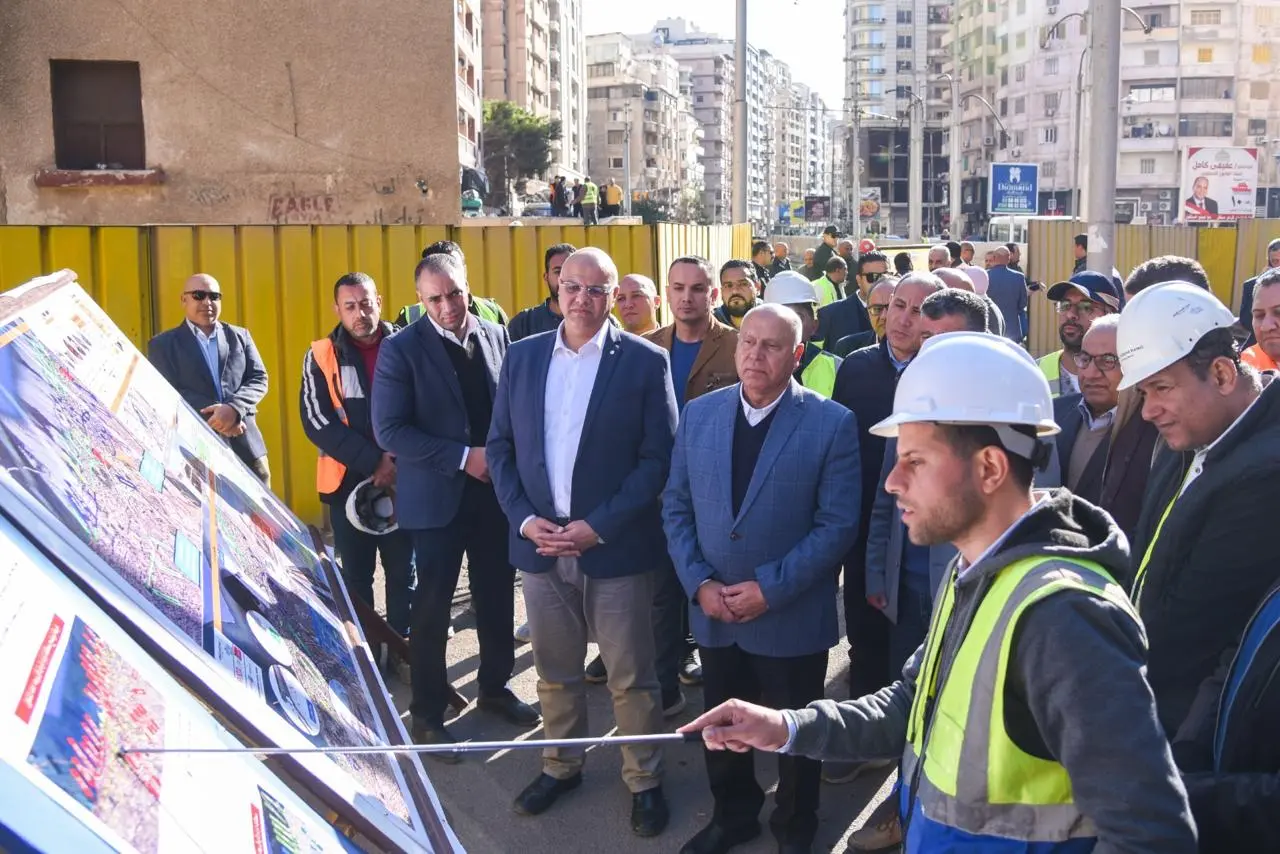 وزير النقل ومحافظ الإسكندرية يتابعان الانطلاقة التنفيذية لمشروع تطوير "ترام الرمل" - 1000565820