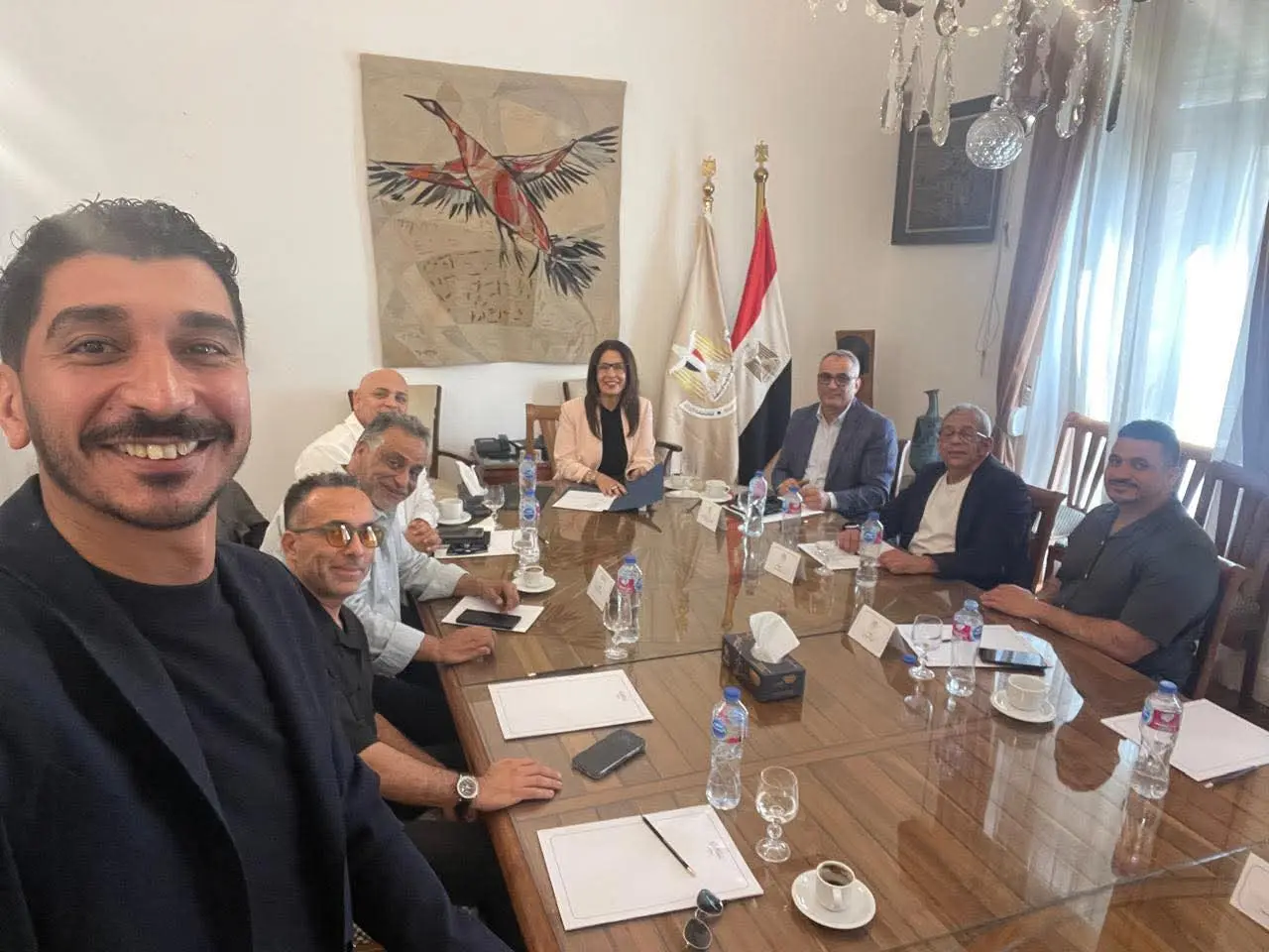 وزيرة الثقافة تبحث مع صُناع السينما تطوير الصناعة وتعزيز التنافسية - 1000566756 1