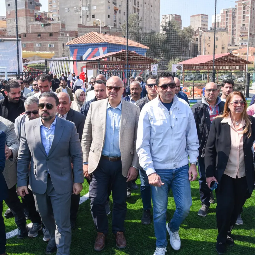 وزير الشباب والرياضة ومحافظ الإسكندرية يفتتحان ملعب مشروع بيبسي ستارز بالمدينة الشبابية بأبو قي - 1000567354