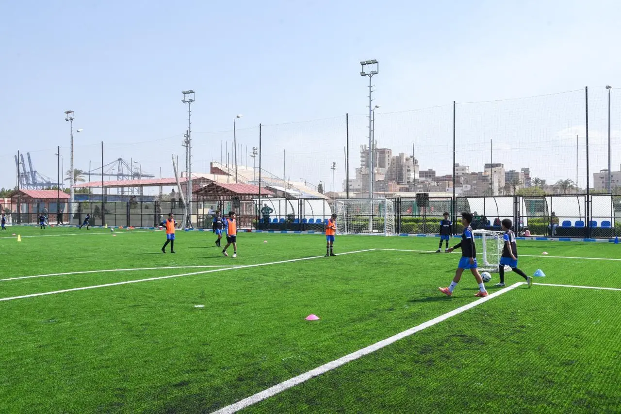 وزير الشباب والرياضة ومحافظ الإسكندرية يفتتحان ملعب مشروع بيبسي ستارز بالمدينة الشبابية بأبو قي - 1000567360