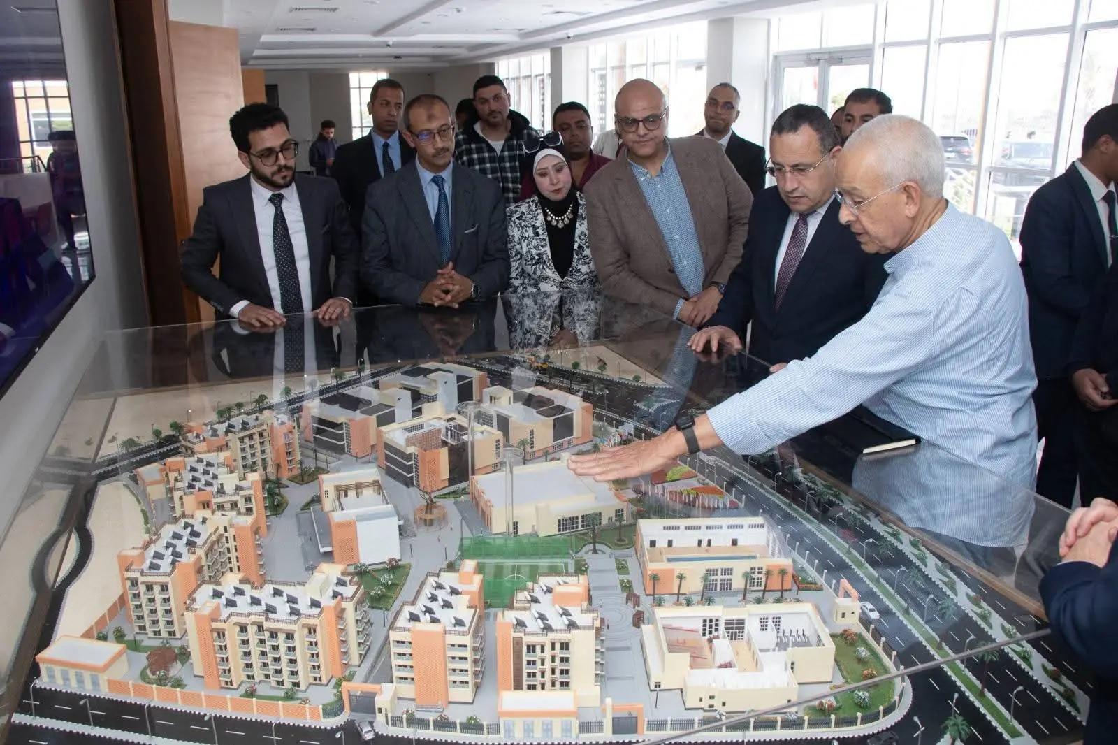 “قنصوة” يتفقد الحرم الجديد لجامعة سنجور بمدينة برج العرب