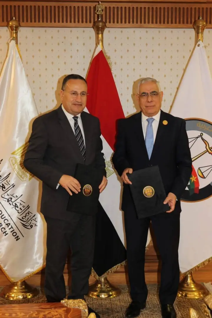 وزير التعليم العالي والنائب العام يشهدان فعاليات إطلاق الصالونات الثقافية بالجامعات المصرية - 1000567598