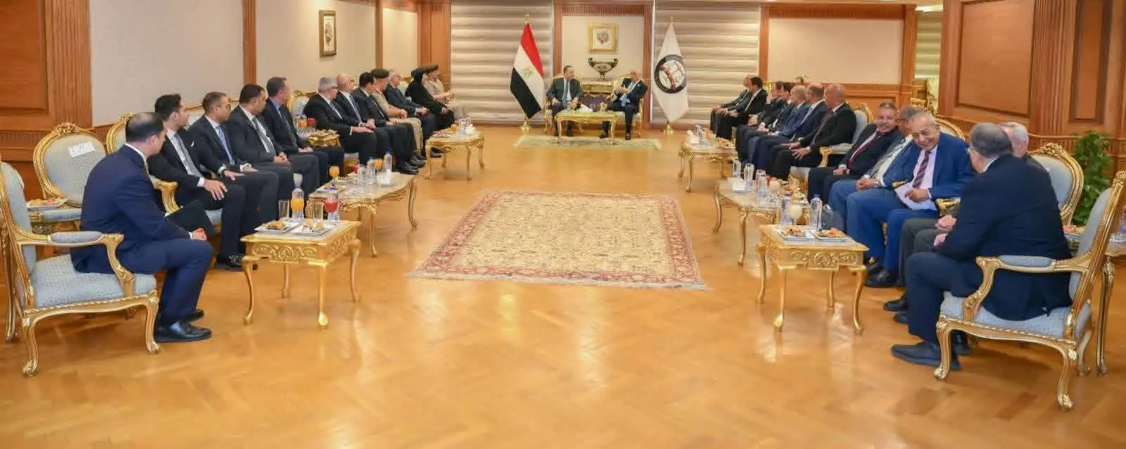 وزير التعليم العالي والنائب العام يشهدان فعاليات إطلاق الصالونات الثقافية بالجامعات المصرية - 1000567601