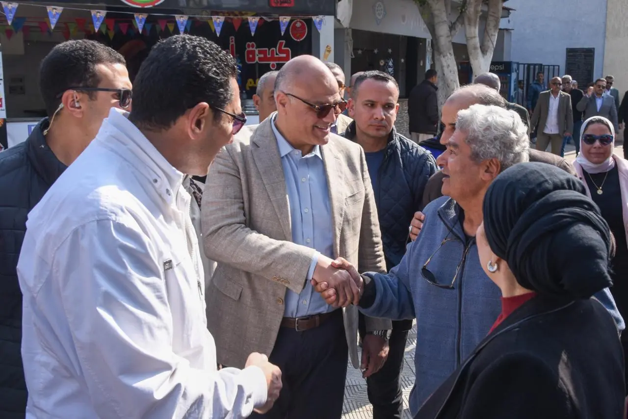وزير الشباب والرياضة ومحافظ الإسكندرية يقومان بجولة تفقدية بالنادي الأولمبي المصري - 1000567718