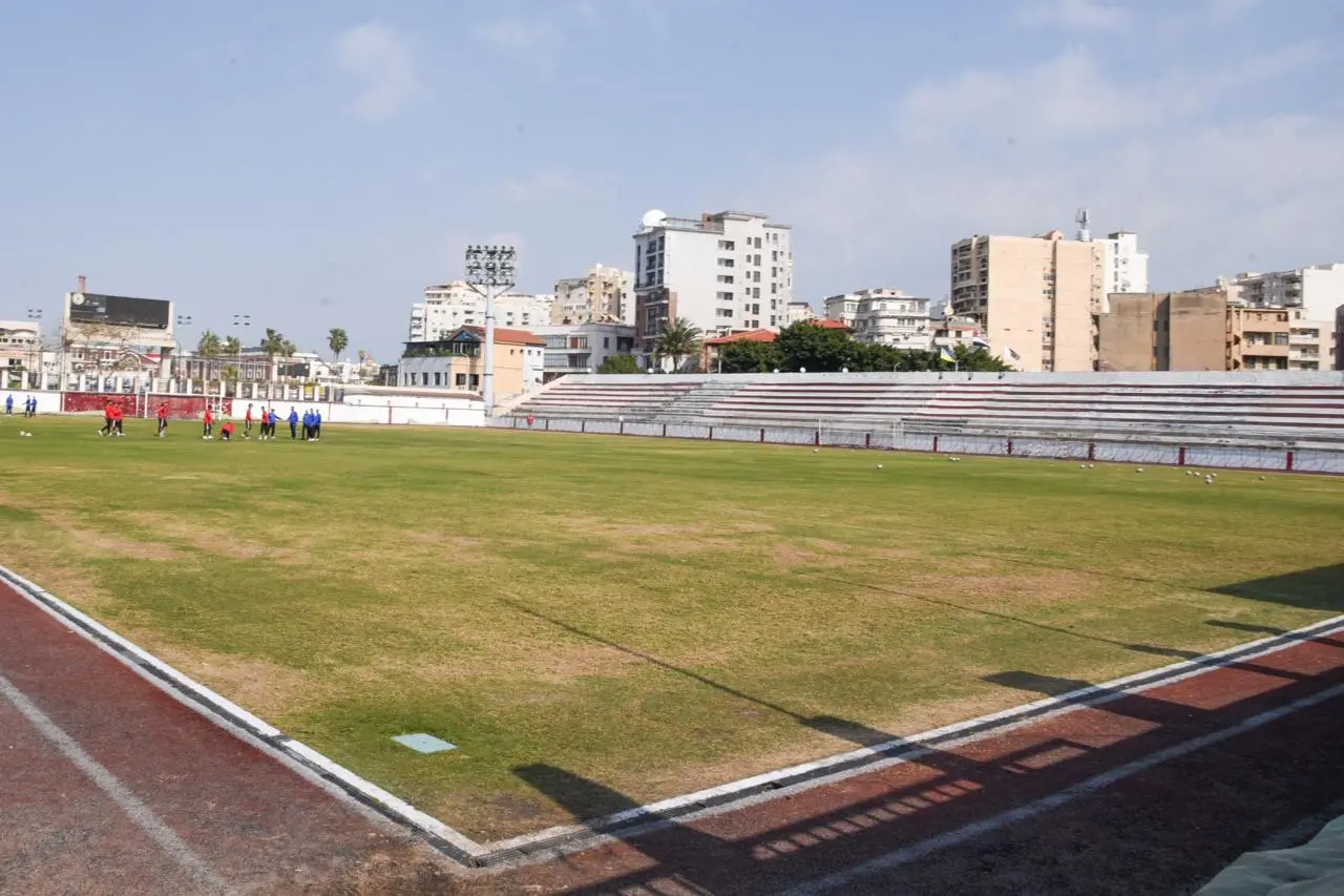 وزير الشباب والرياضة ومحافظ الإسكندرية يقومان بجولة تفقدية بالنادي الأولمبي المصري - 1000567720