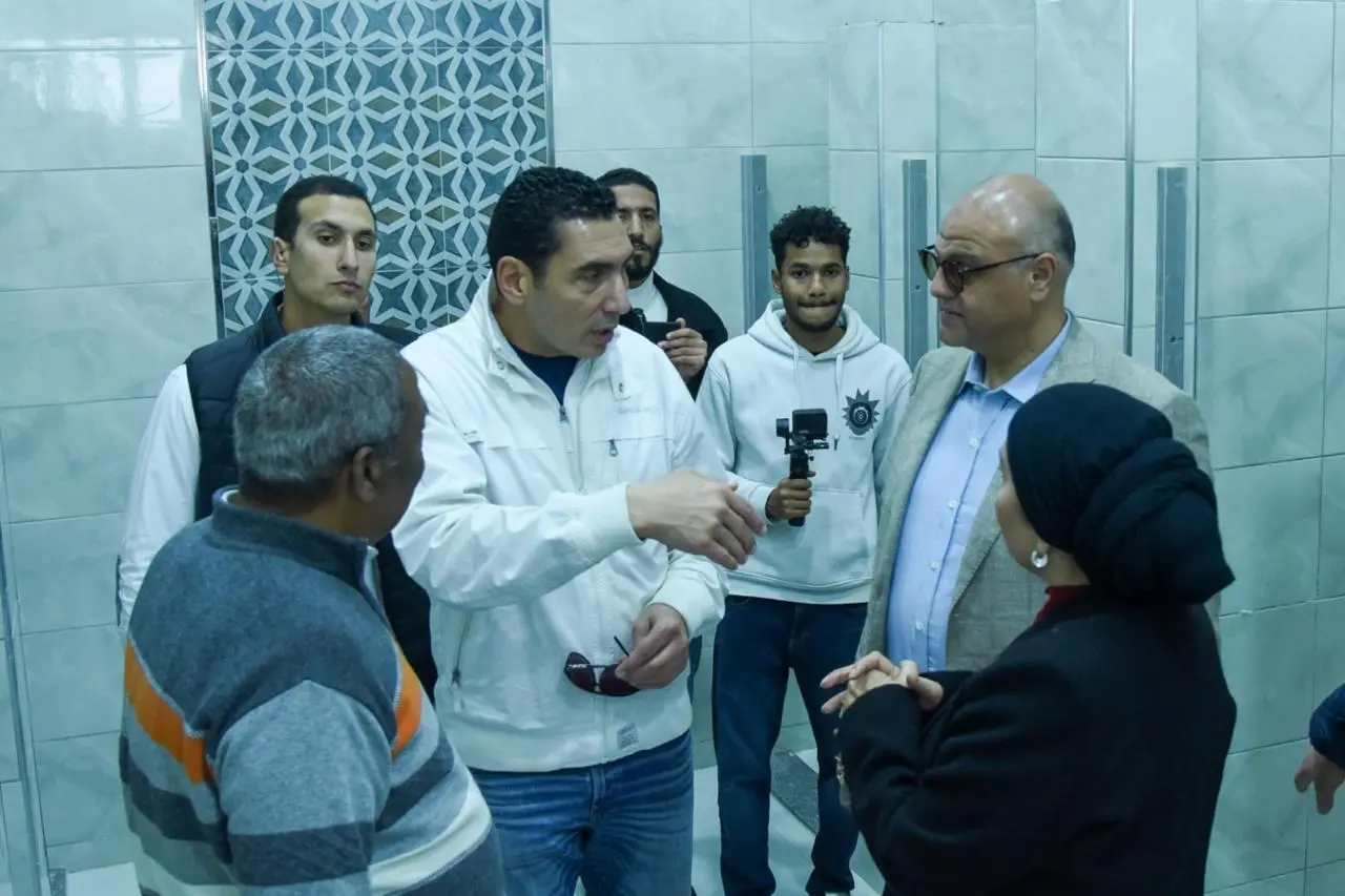 وزير الشباب والرياضة ومحافظ الإسكندرية يقومان بجولة تفقدية بالنادي الأولمبي المصري - 1000567723