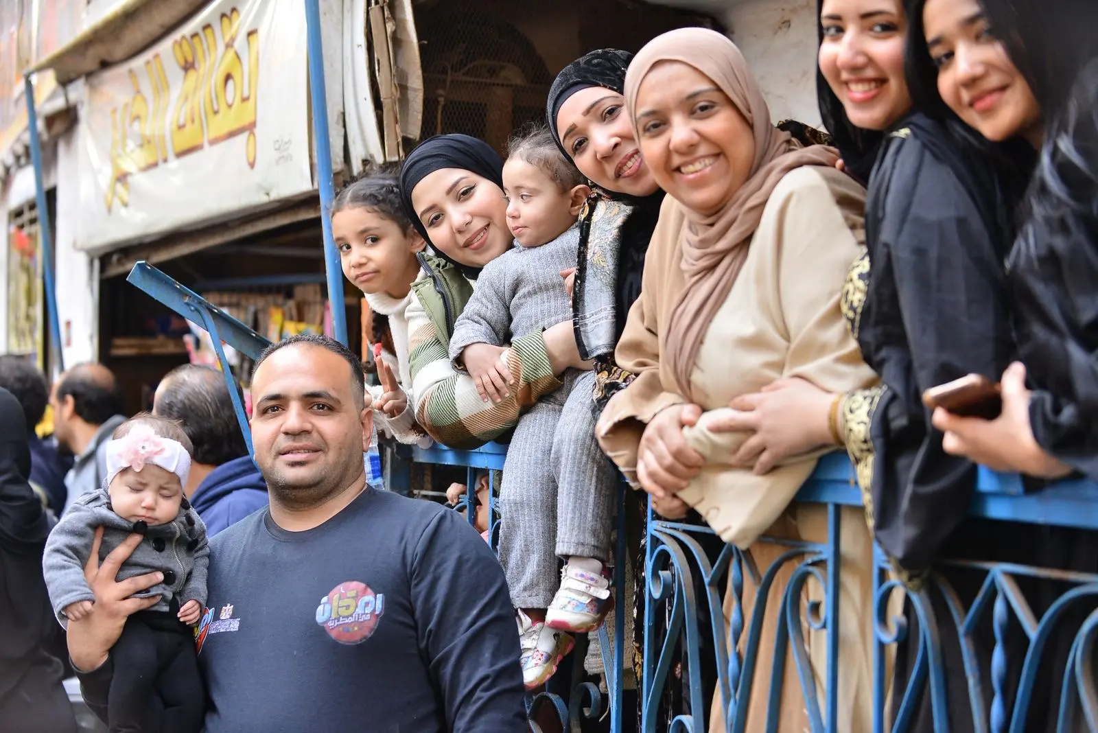 ملحمة "عزبة حمادة".. 15 صورة ترصد إفطار المطرية السنوي في قلب القاهرة - 1000567750