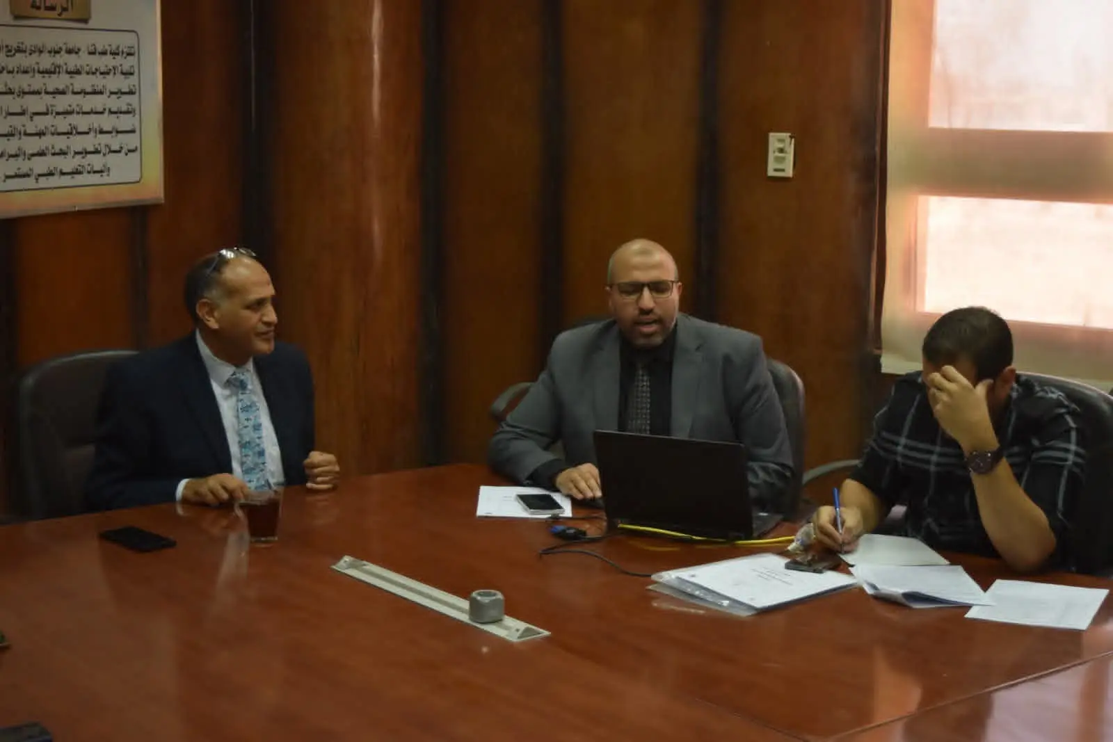 حزمة قرارات جديدة بمستشفيات قنا الجامعية لتحسين الخدمة الصحية - 1000567800