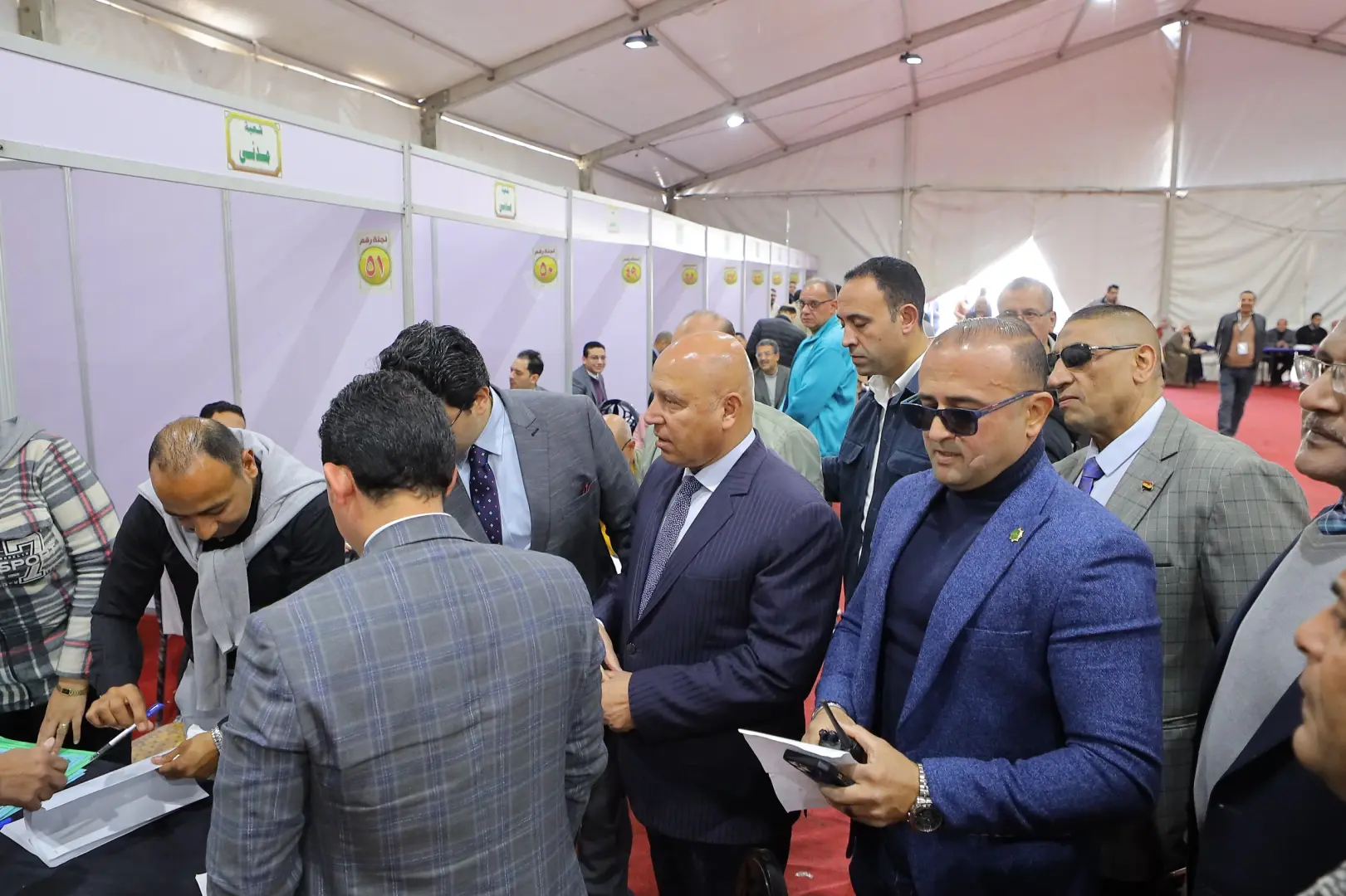 الفريق كامل الوزير يدلي بصوته في انتخابات نقابة المهندسين المصرية 2026 بلجان القاهرة - 1000568535