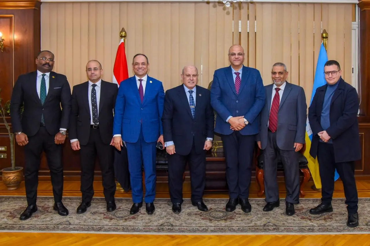 محافظ الإسكندرية يستقبل رئيس هيئة النيابة الإدارية لبحث دعم منظومة العمل الإداري بالمحافظة