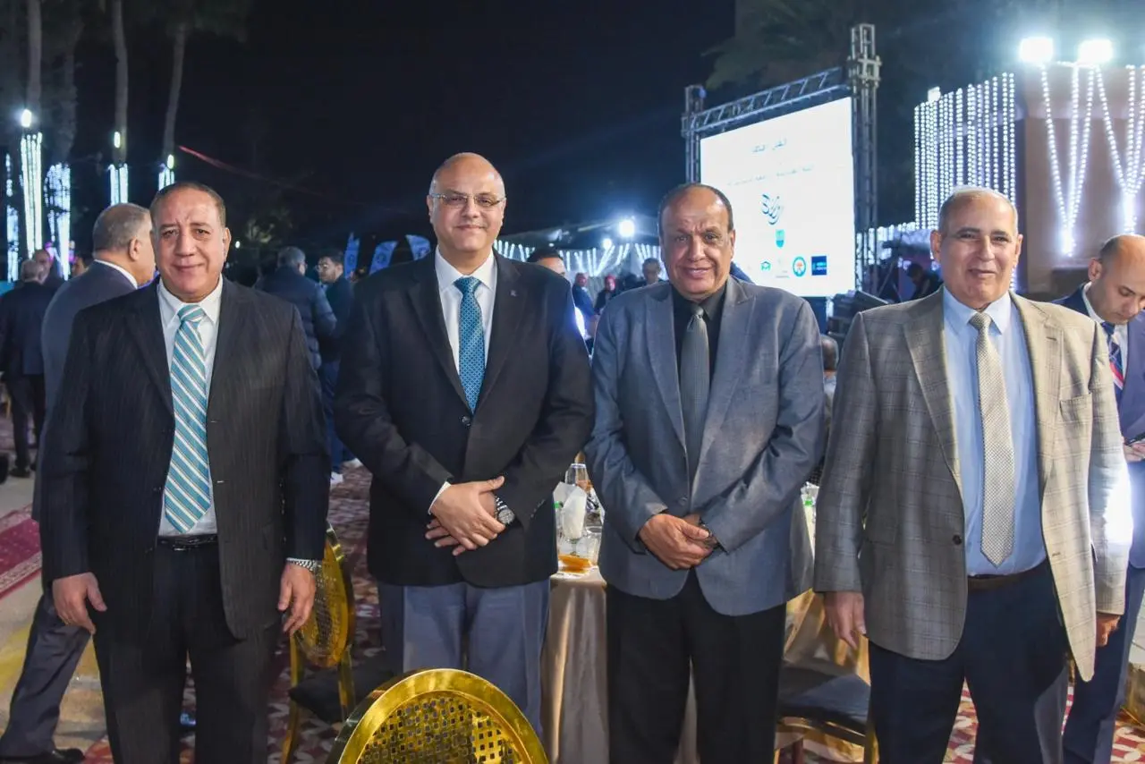 محافظ الإسكندرية يشارك في الإفطار السنوي لكلية الهندسة - 1000569207