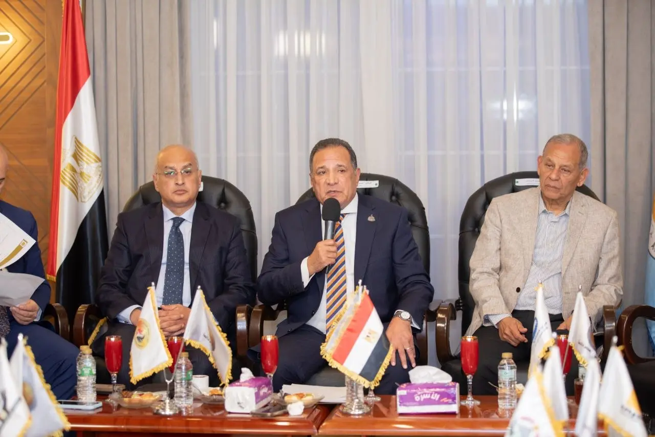 "الشعب الجمهوري" ينظم صالونًا سياسيًا لمناقشة مستهدفات الاستراتيجية الوطنية الجديدة لحقوق الإنسان