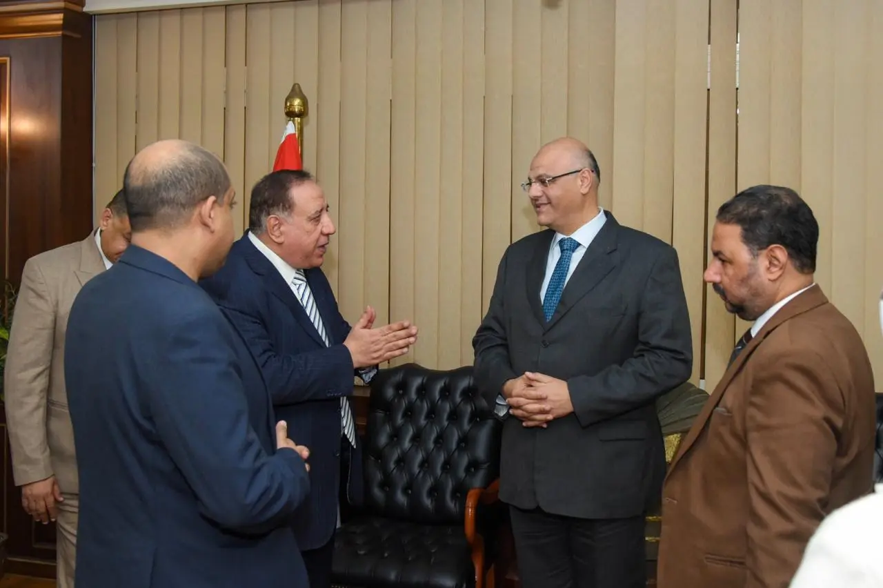 محافظ الإسكندرية يستقبل مجلس نقابة الصحفيين بالإسكندرية ويؤكد أهمية دور الإعلام في دعم جهود التنمية - 1000572024